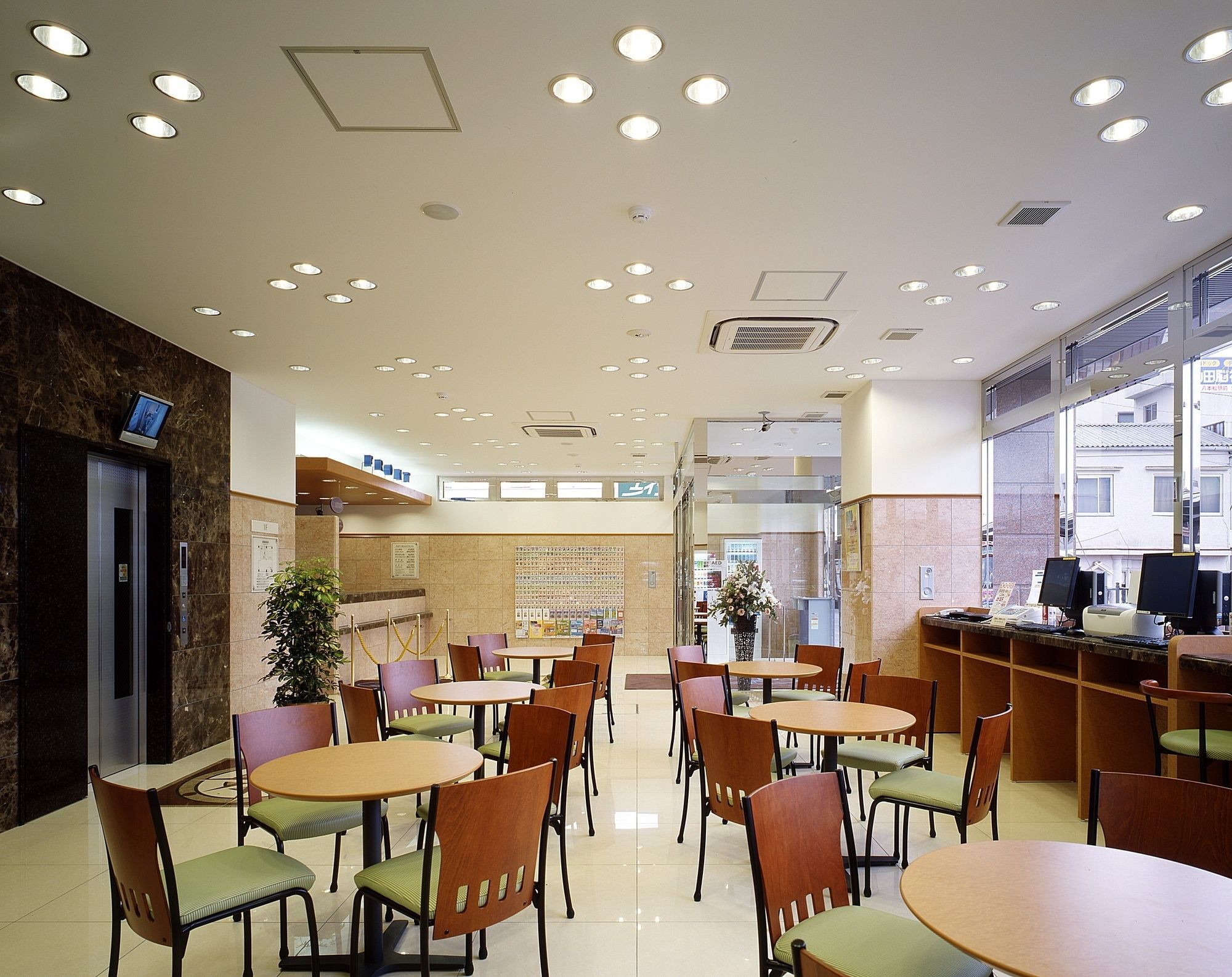 Toyoko Inn Tokyo Shinagawa-Eki Takanawa-Guchi Exterior photo